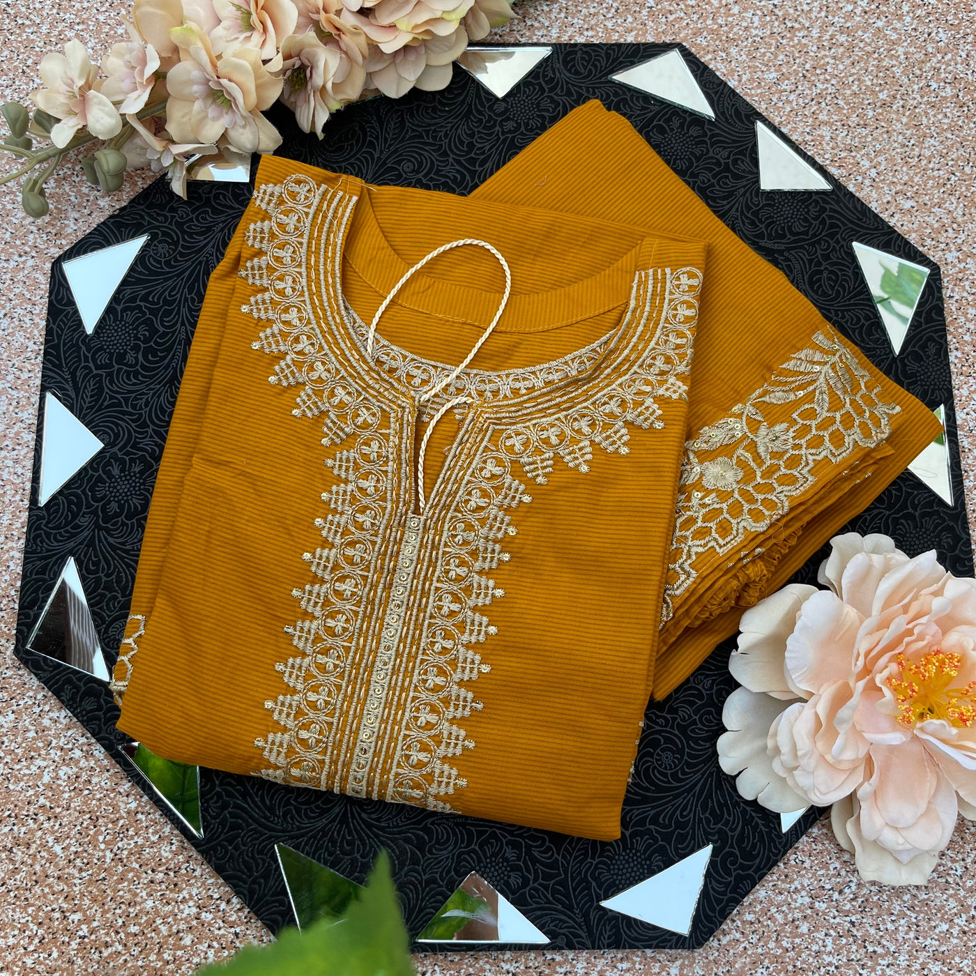 Leila Embroidered 2pcs