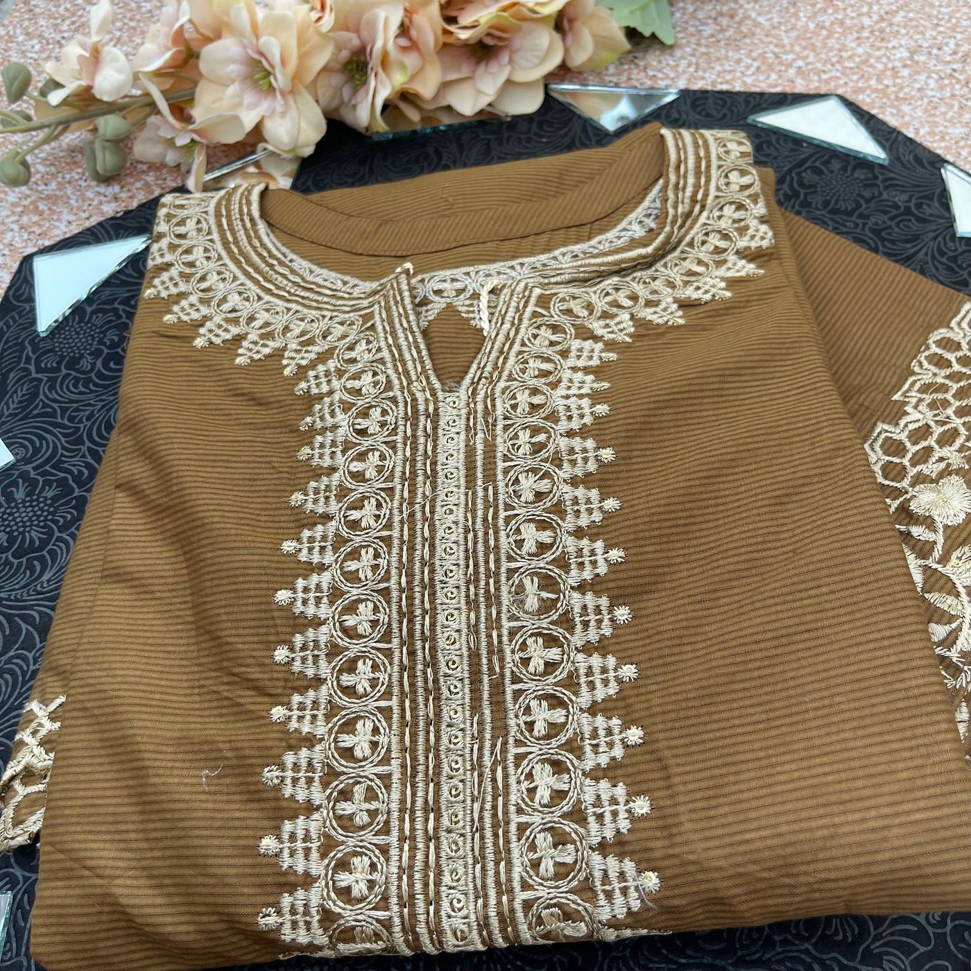 Leila Embroidered 2pcs